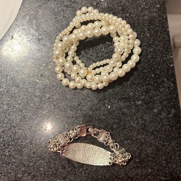 Silver and Pearl bracelets. Vintage 1980’s - Picture 2 of 4